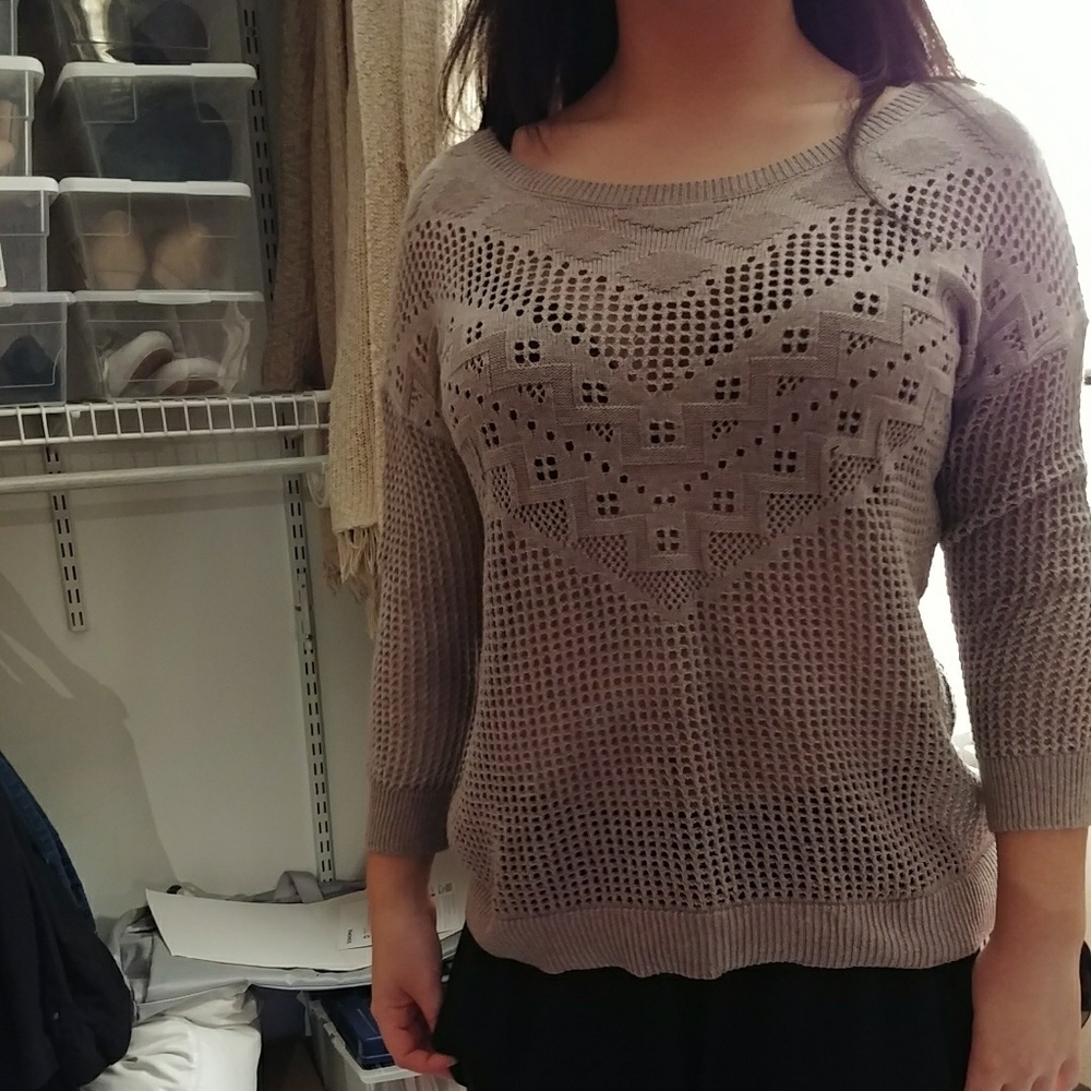 American Eagle Knitted Sweater. LG